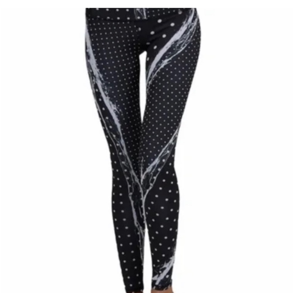 Noli black and gray compression leggings. Worn only once.